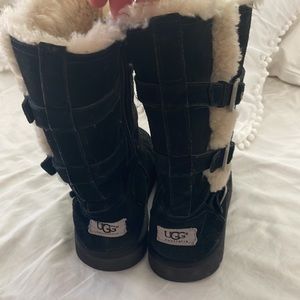 UGG Australian Womens black suede sheepskin Size 6